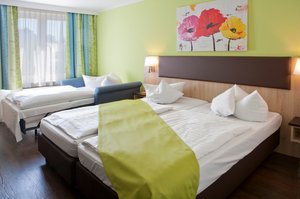 Doppelbettzimmer mit Aufbettung Hotel blauer Karpfen